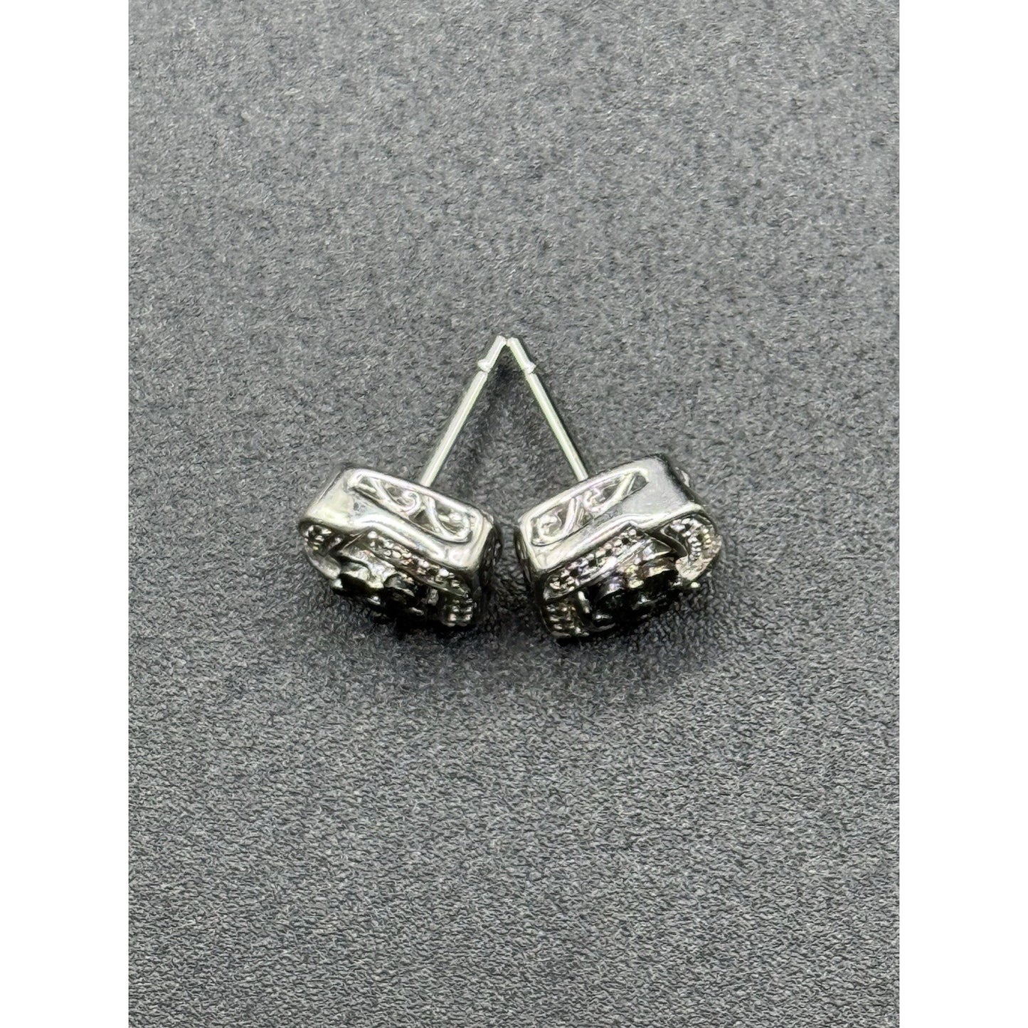 JTV NOS Sterling Silver Illusion Blue Diamond Earrings Two Diamond N20