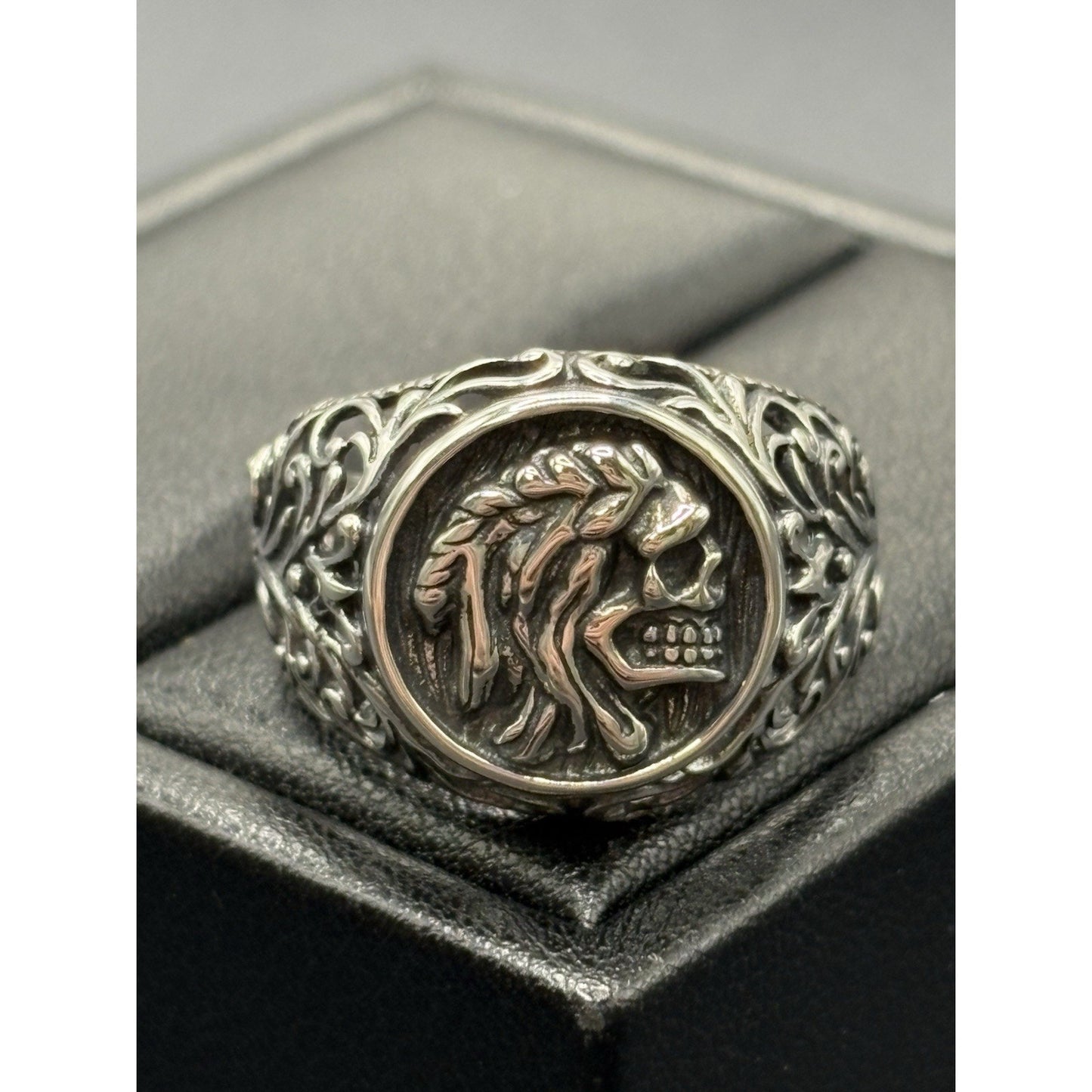 New Condition Sterling Silver Indian Skull Ring Size 10 925