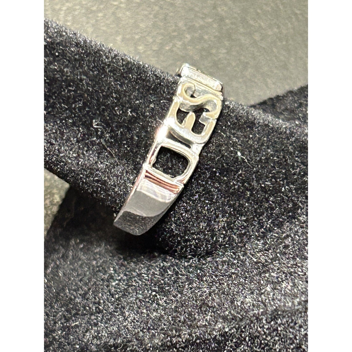 New Condition “Jesus” Ring Size 7.00 925 Band