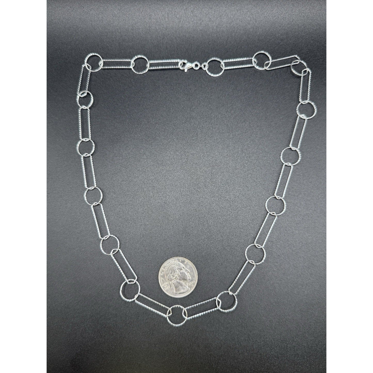 New Condition 22” Sterling Silver Staple Circles Necklace 925