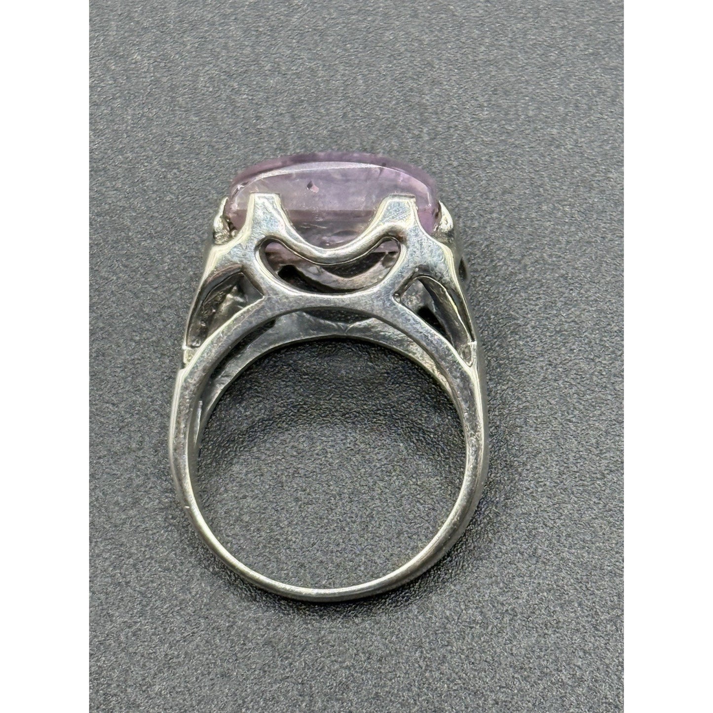 Excellent Used Condition Sterling Silver Amethyst Cab Ring Size 8.00 P19