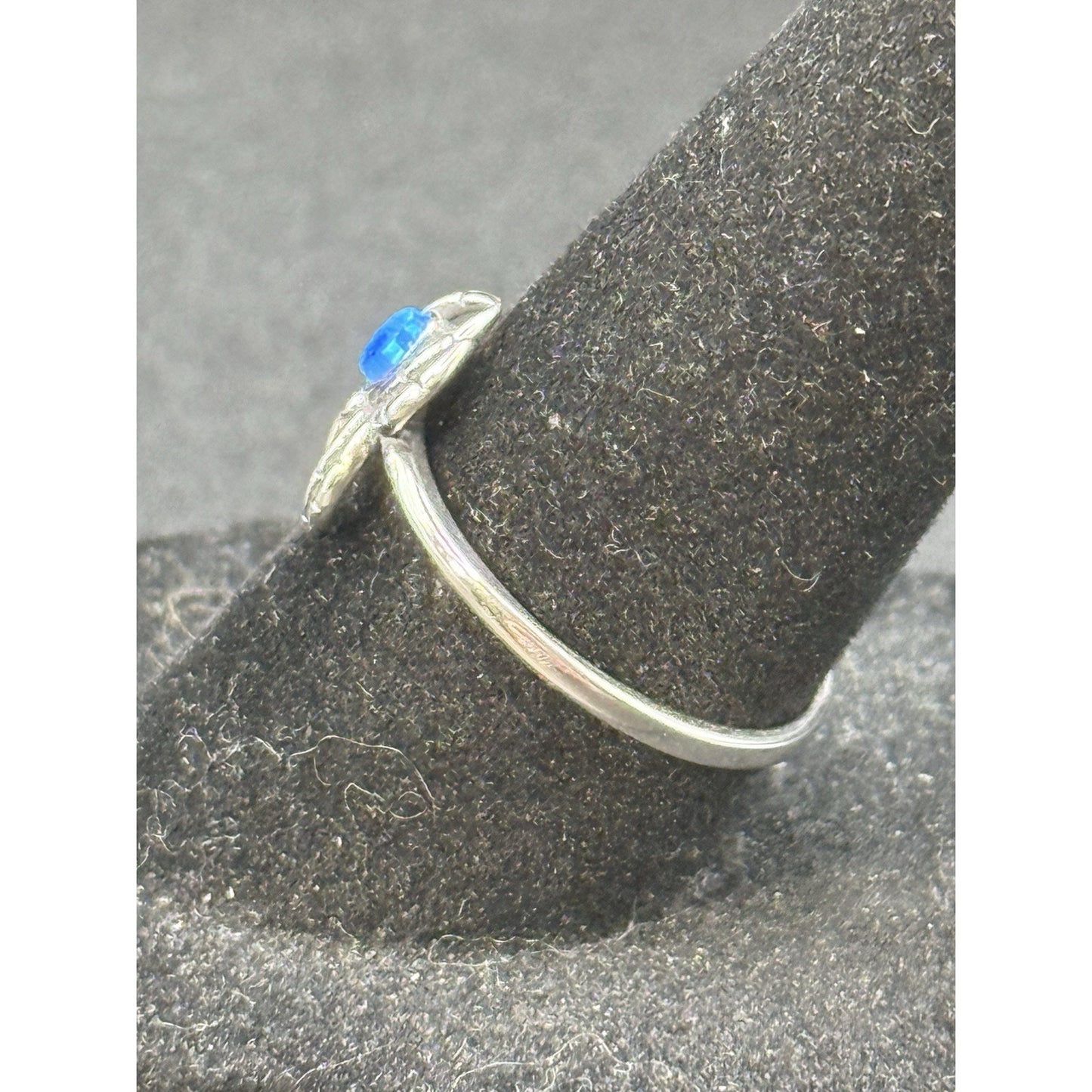 New Condition Sterling Silver Lab Blue Opal Spider Dainty Ring Size 6.50