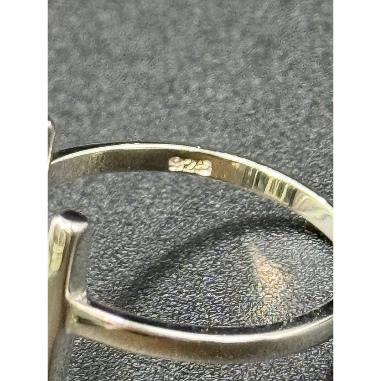 New Condition Sterling Silver Cubic Zirconia “T” Ring Size 7.00 Adjustable