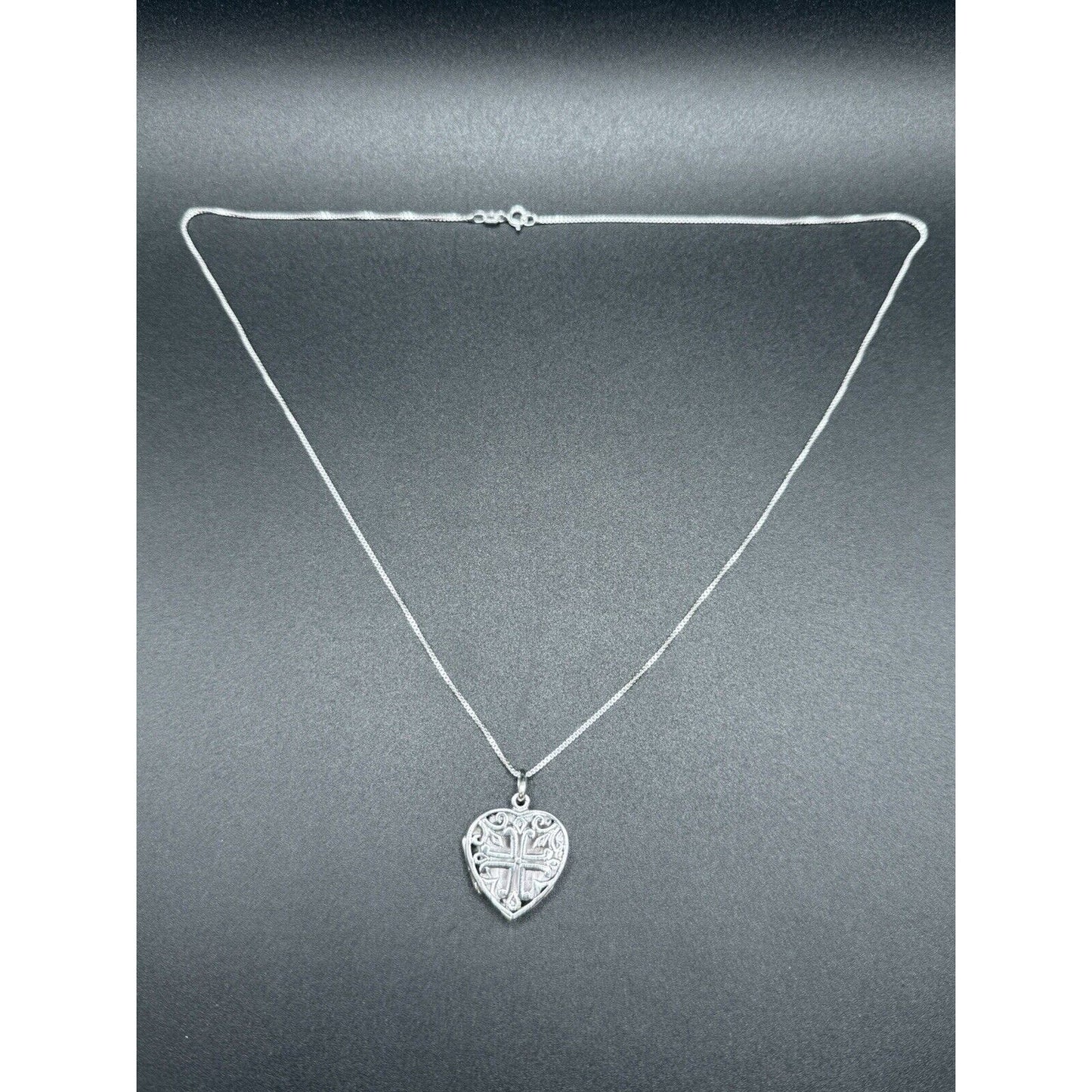 New Condition 20” Sterling Silver Cross Heart Locket Pendant Necklace 925