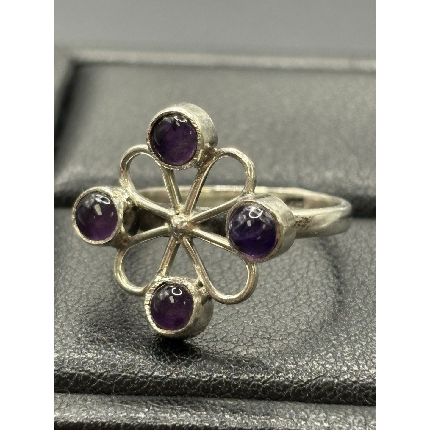 New Condition Sterling Silver Genuine Amethyst Ring size 7