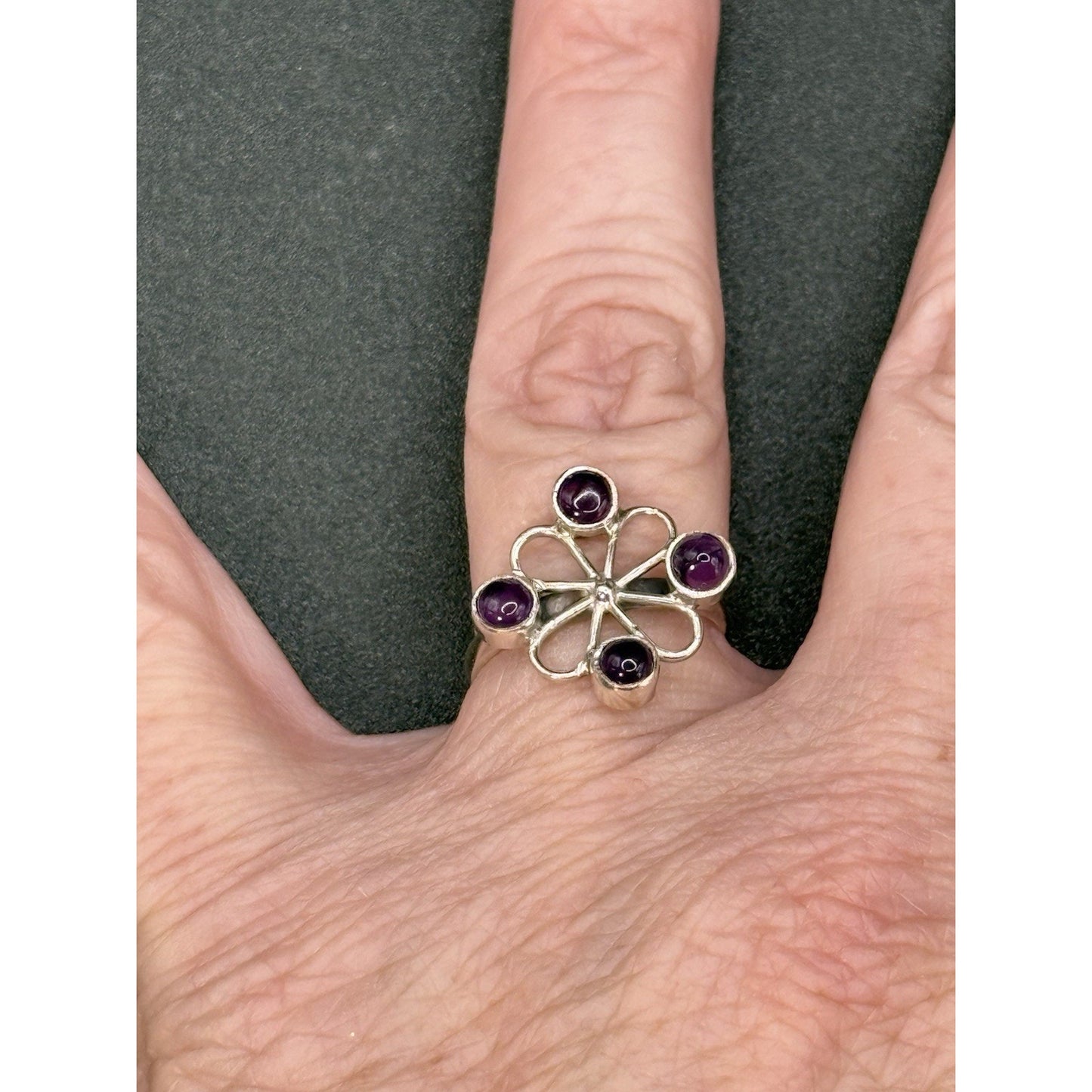 New Condition Sterling Silver Genuine Amethyst Ring Size 7.00 P19