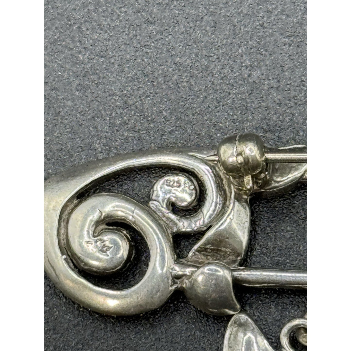 Vintage Sterling Silver Christmas Theme Brooch Pin 10 Grams P5