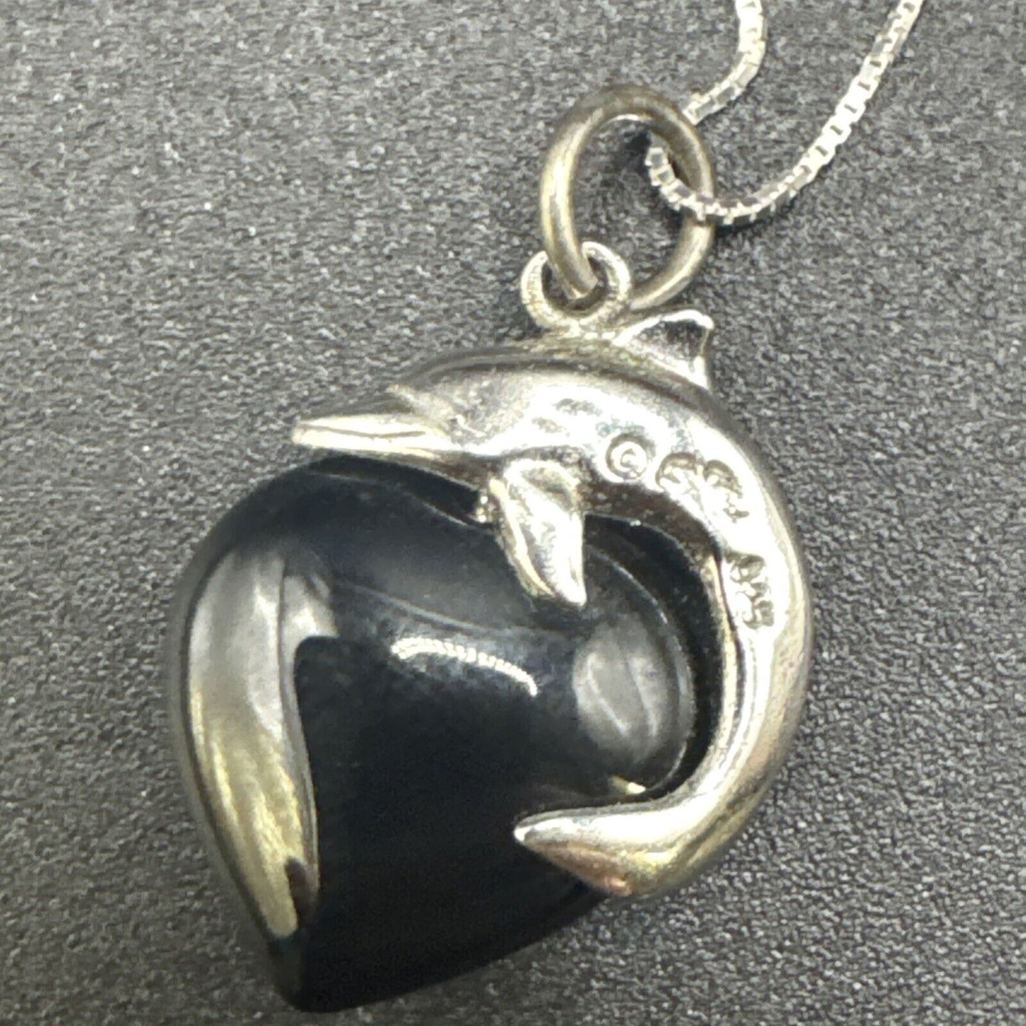 18” Sterling Silver Dolphin In Nyx Pendant Necklace 925 N1