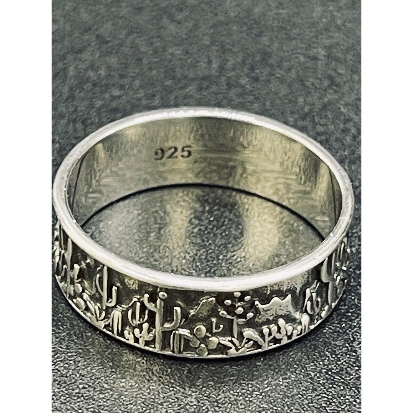 New Condition Sterling Silver Desert Scene Band Ring Size 10.00