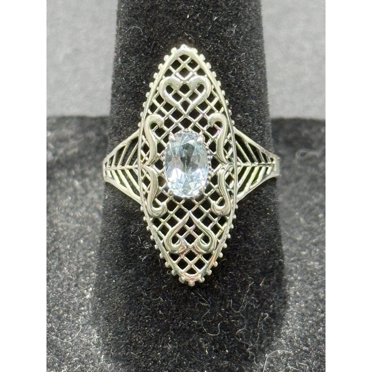 New Condition Sterling Silver Genuine Topaz Oblong Ring Size 7.00