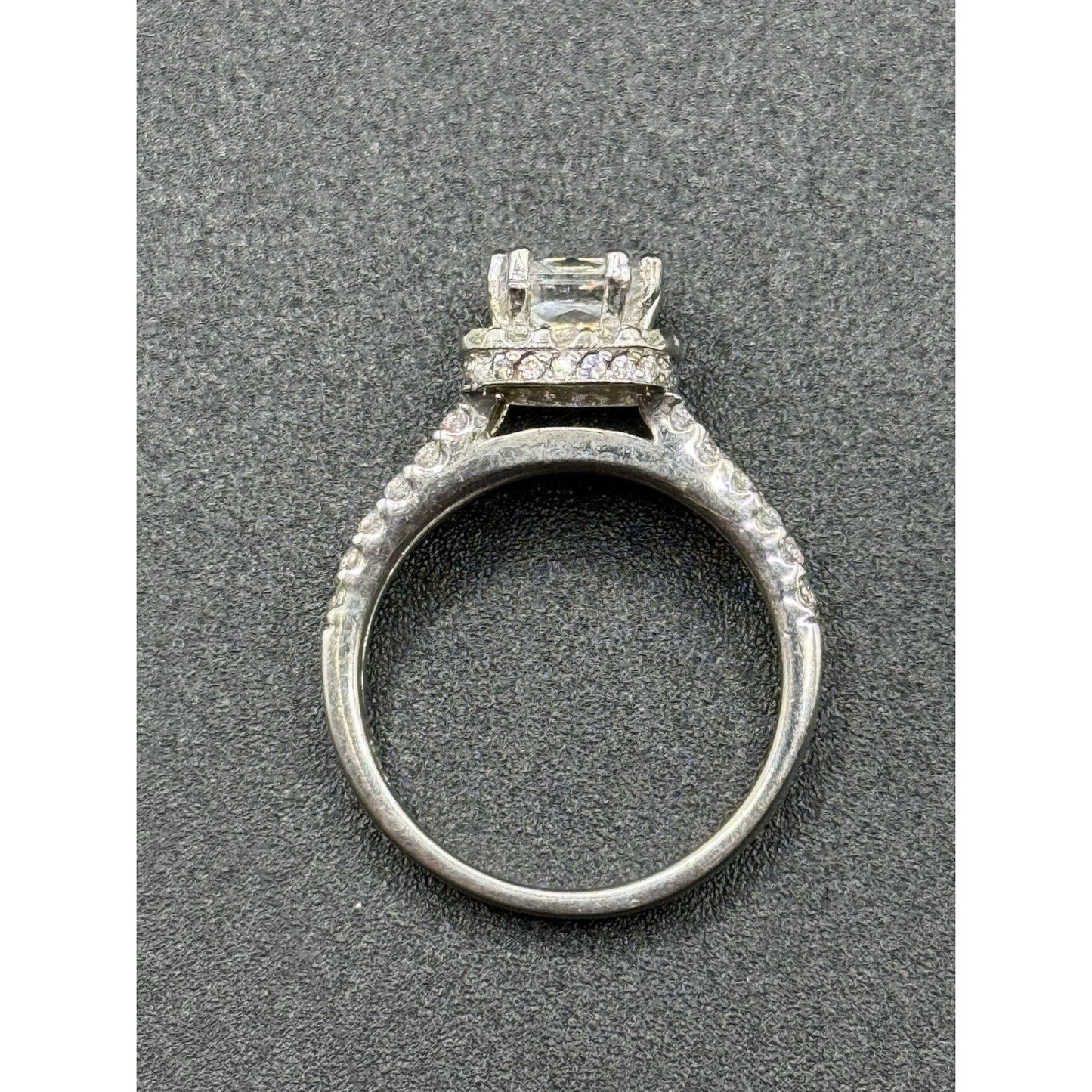 EUC Sterling Silver Cubic Zirconia Halo Ring Size 6.00 925 P5