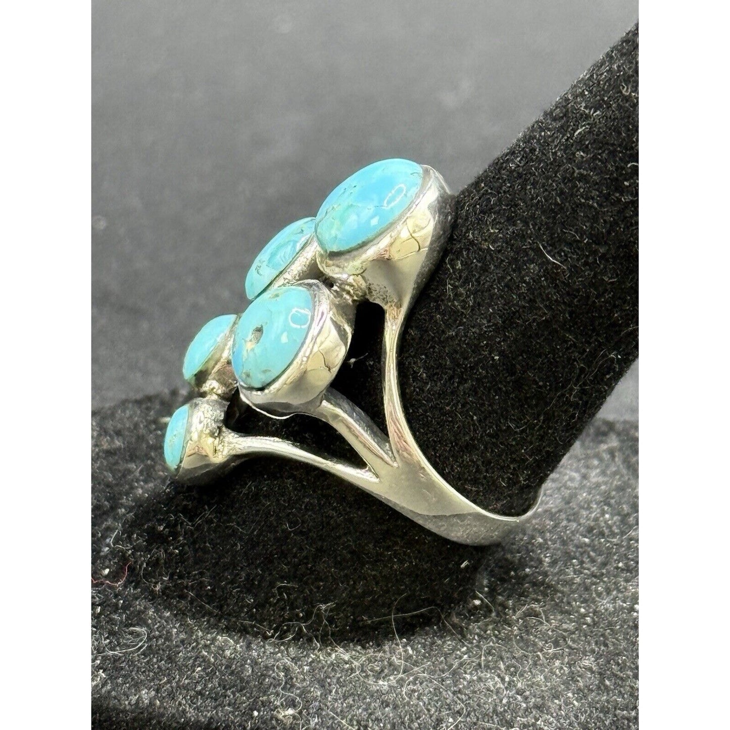 New Condition Sterling Silver Free Form Turquoise Ring Size 6.75