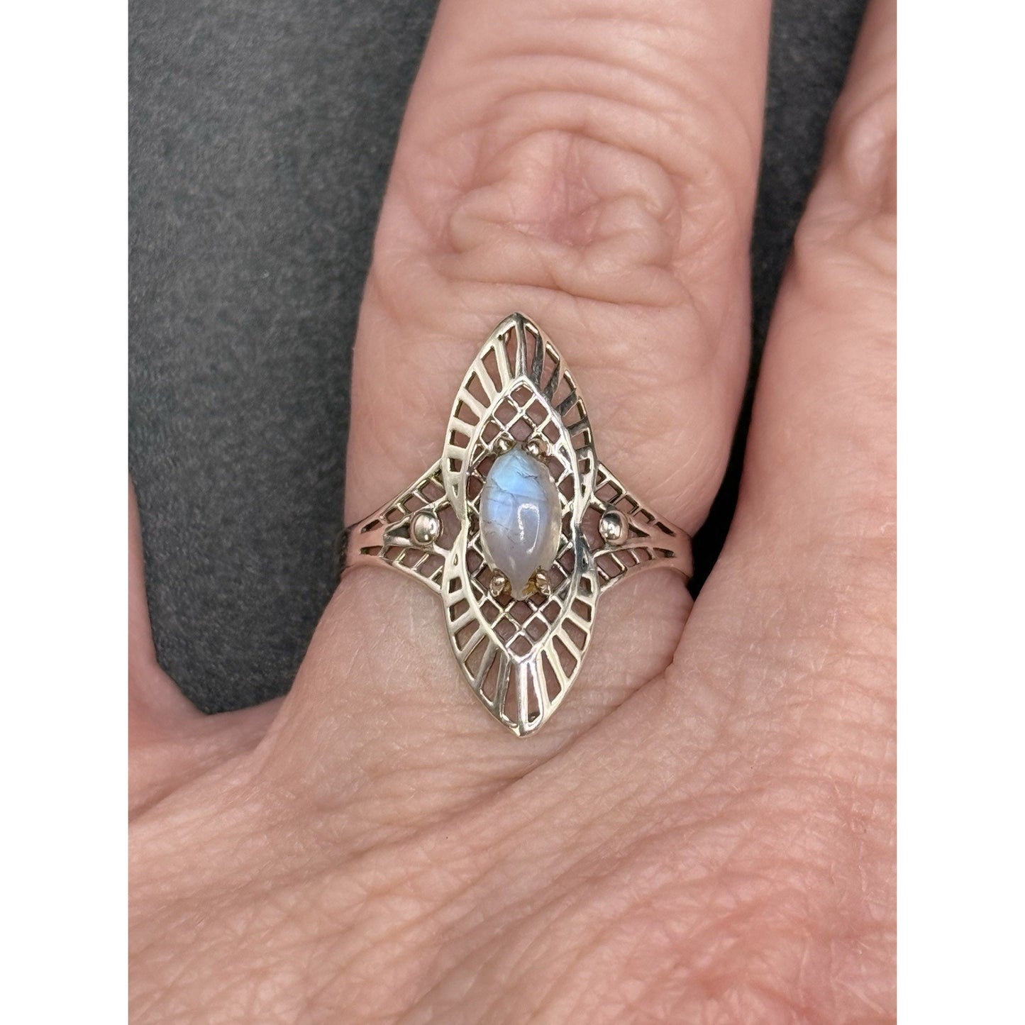 EUC Sterling Silver Genuine Moonstone Filigree Ring Size 7.00 Q21