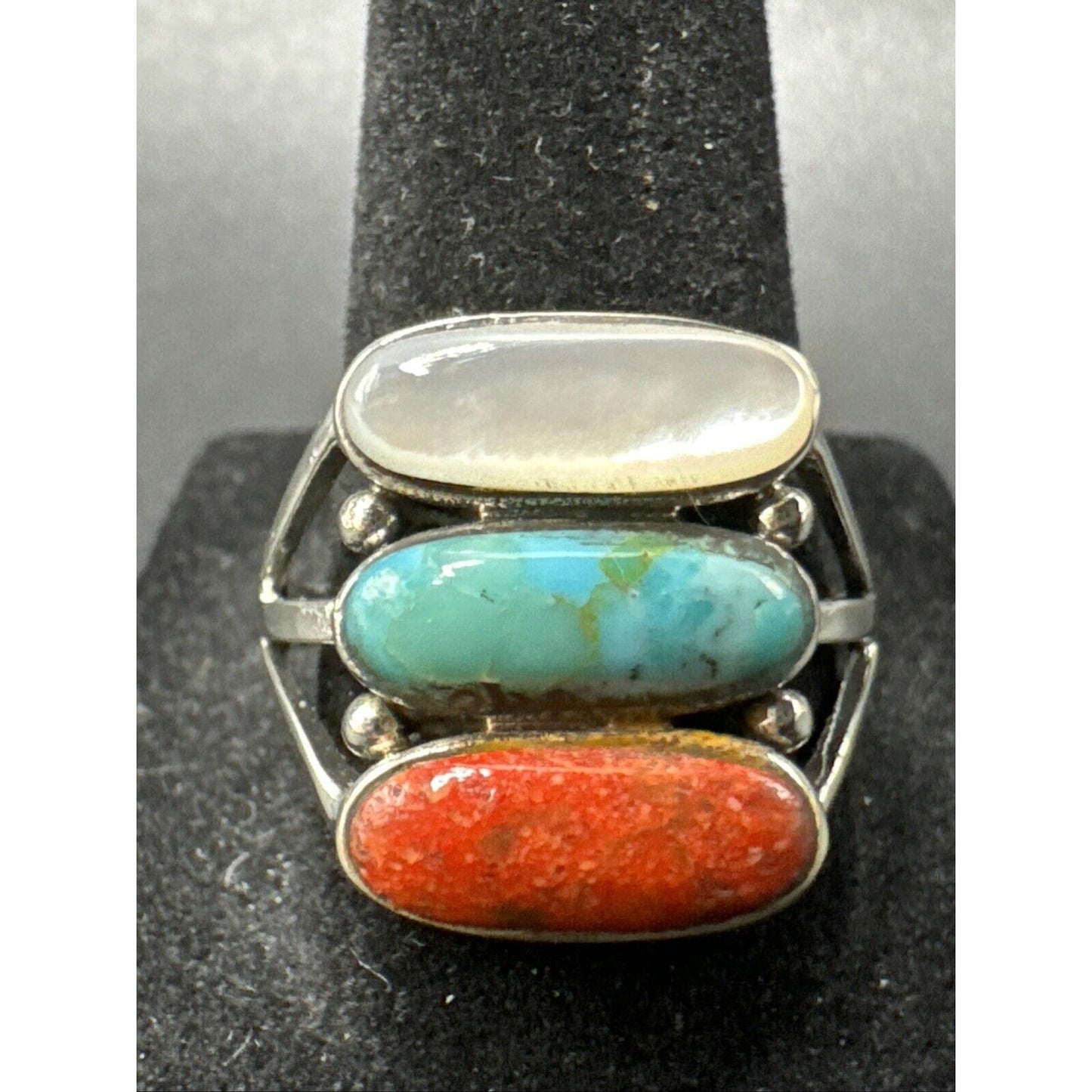 New Condition Sterling Silver Mother Pearl Turquoise Coral Ring 925 Size 7.00