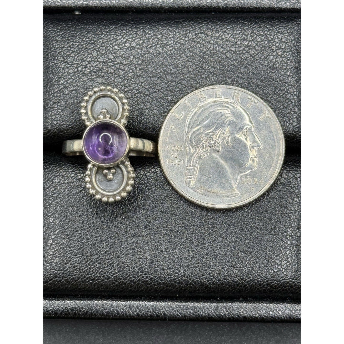 EUC Genuine Amethyst Ring Size 7.00 925 Q21