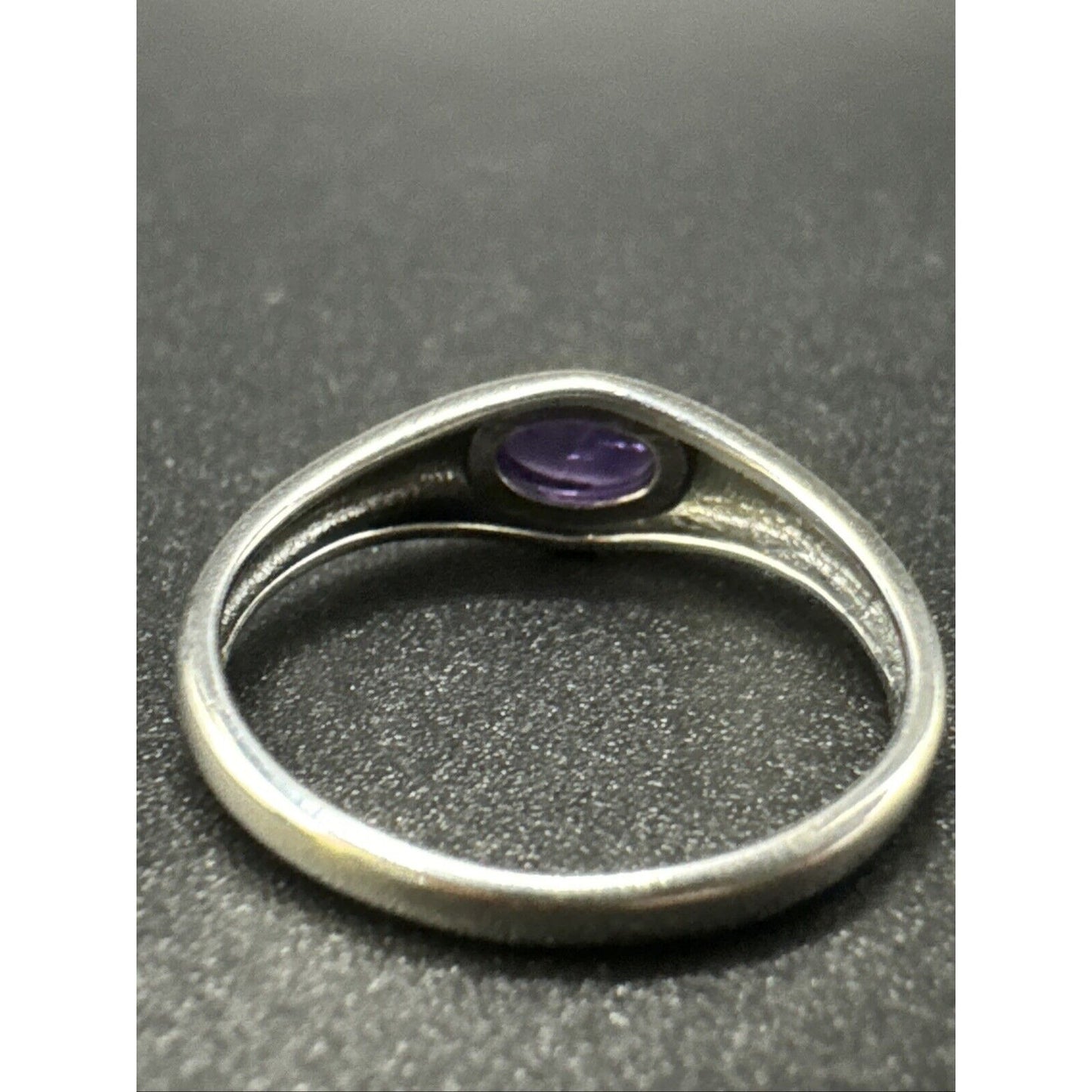 New Condition Sterling Silver Amethyst Inset Ring 925 Size 6.50 Minimalist Sleek
