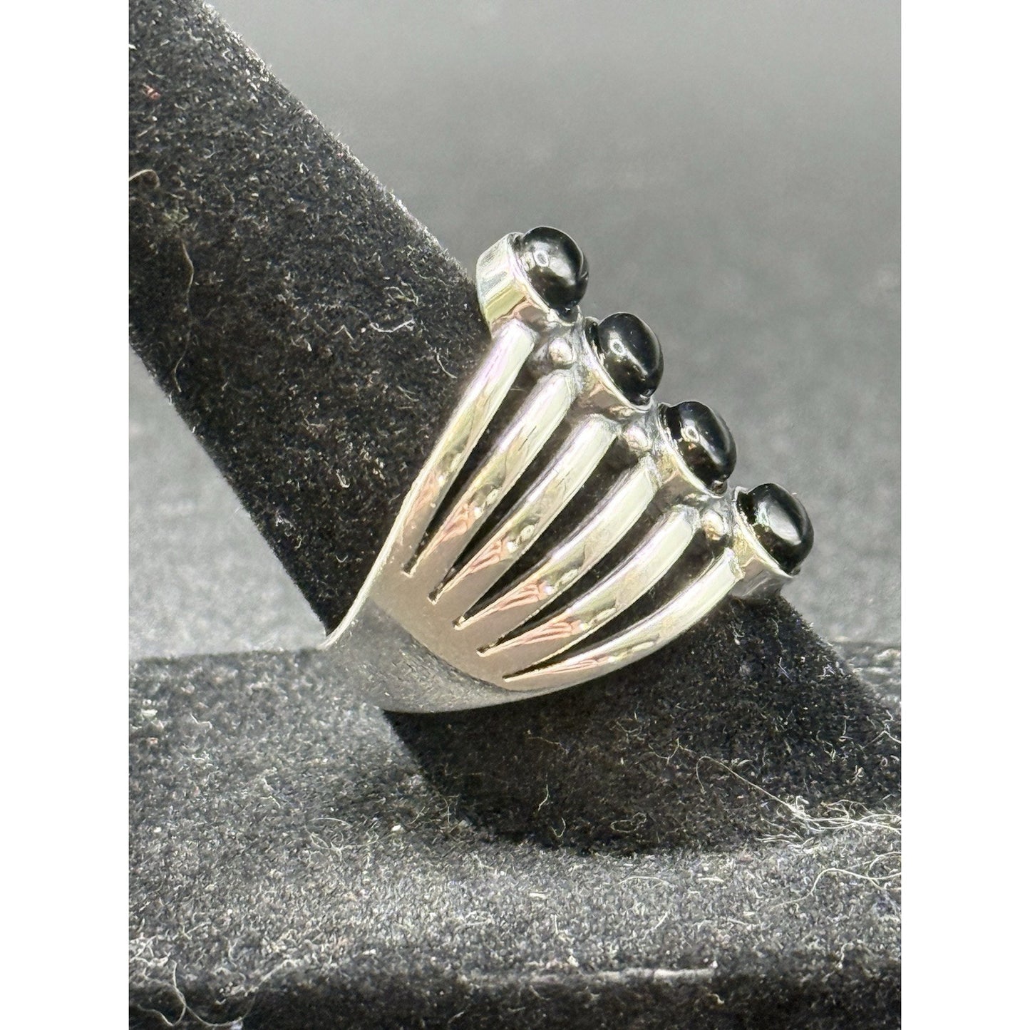New Condition Sterling Silver 4-Stone Onyx Ring Size 6.75
