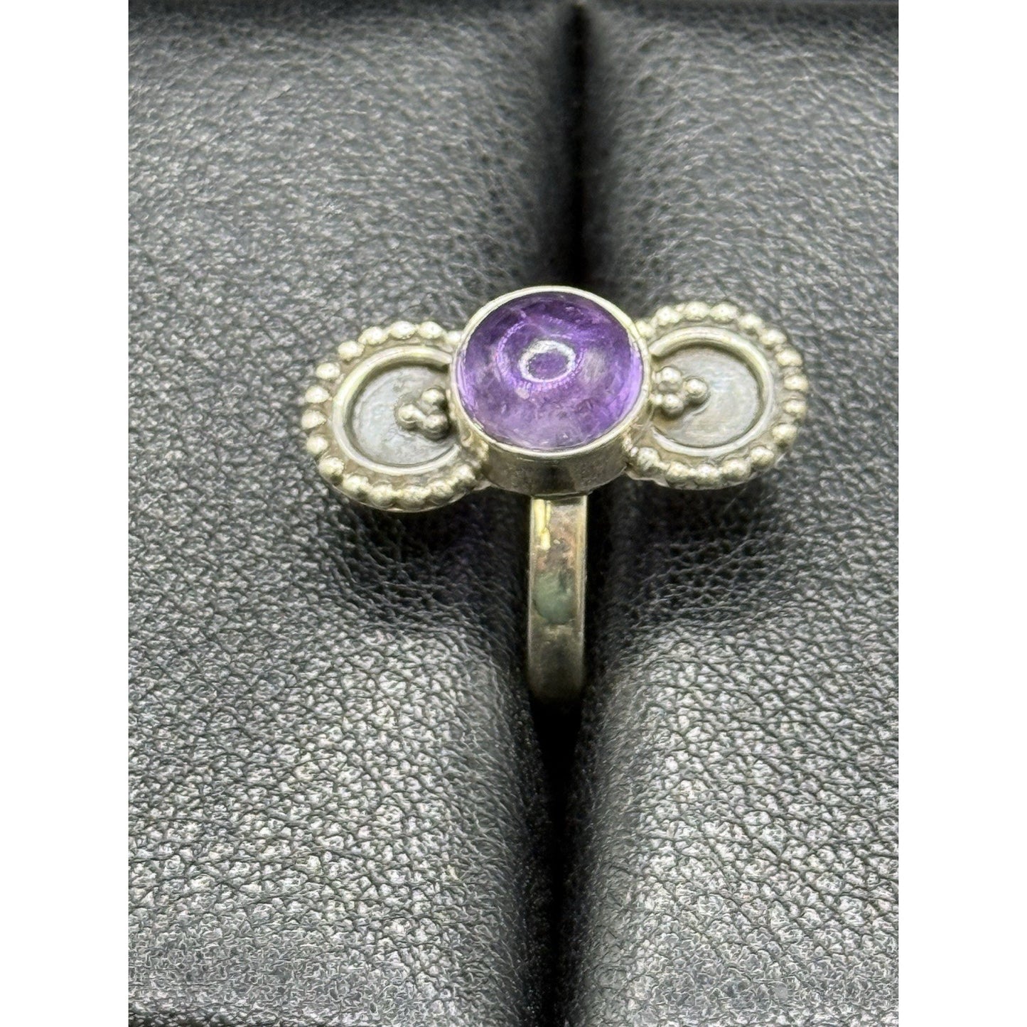 EUC Genuine Amethyst Ring Size 7.00 925 Q21
