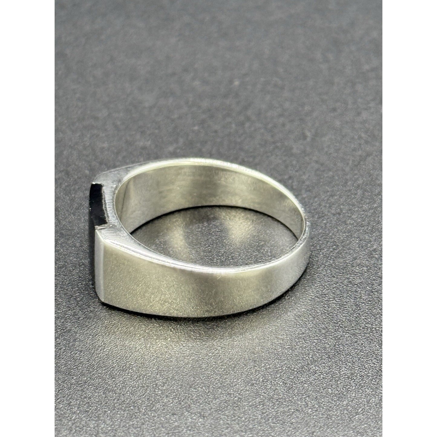 New Condition Sterling Silver Onyx Gents Ring Size 10.00 925