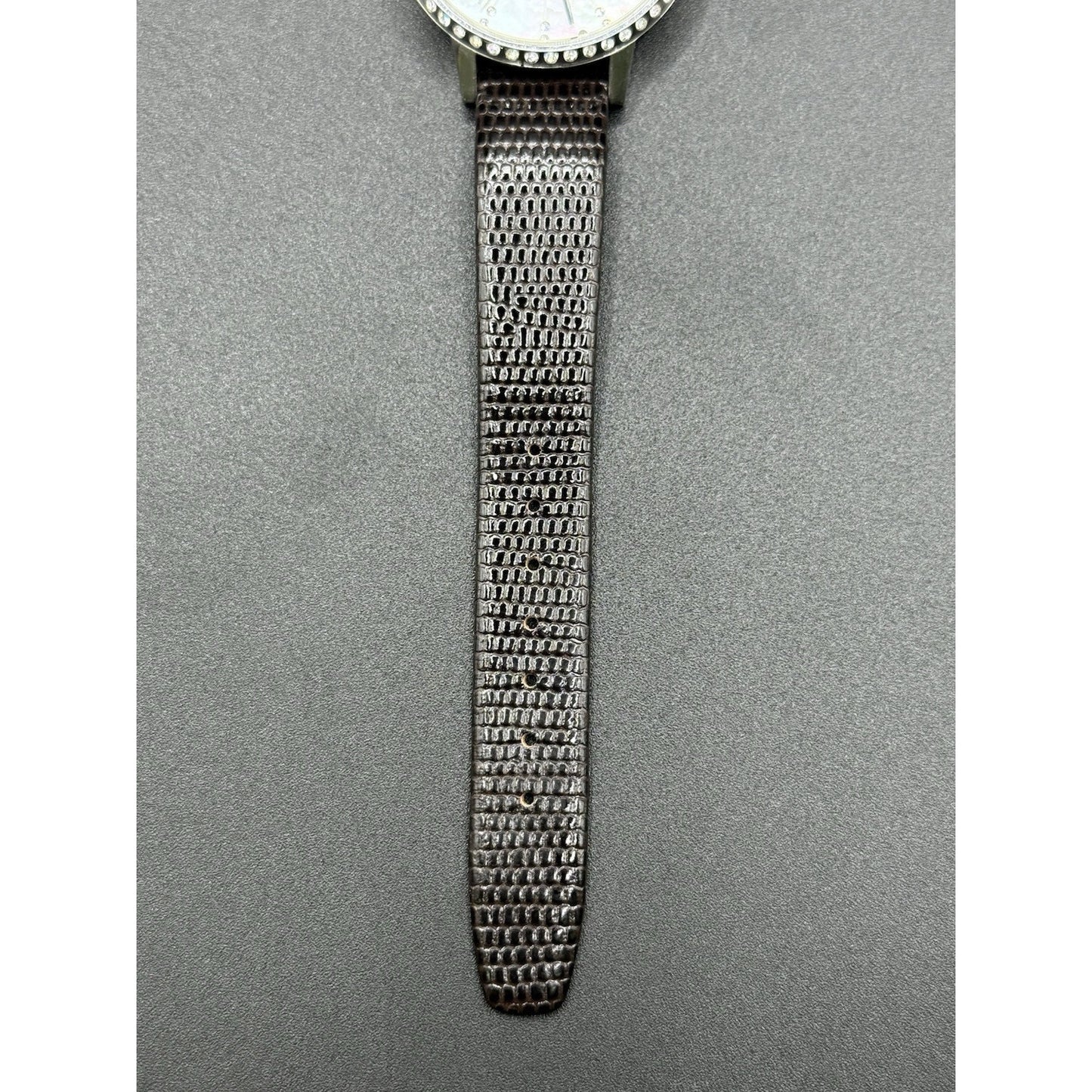Nixon Kensington Pearl Cubic Zirconia 38MM Watch New Battery N13