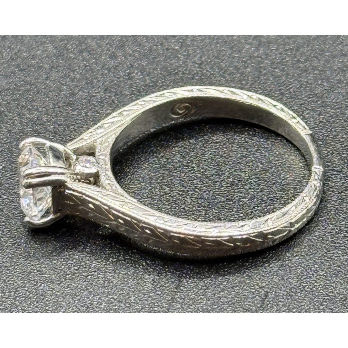EUC Sterling Silver Vintage Design Cubic Zirconia Ring Size 6.50 P5