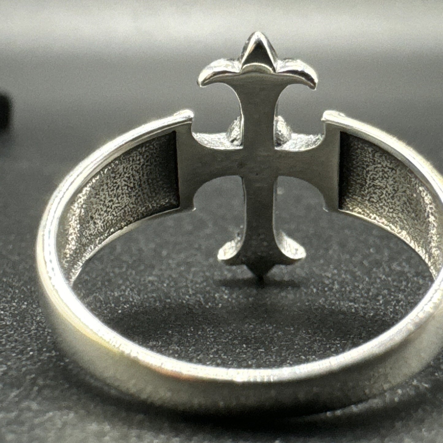 New Condition 7RI24 Sterling Silver Turquoise Medieval Cross Ring 925 Size 7