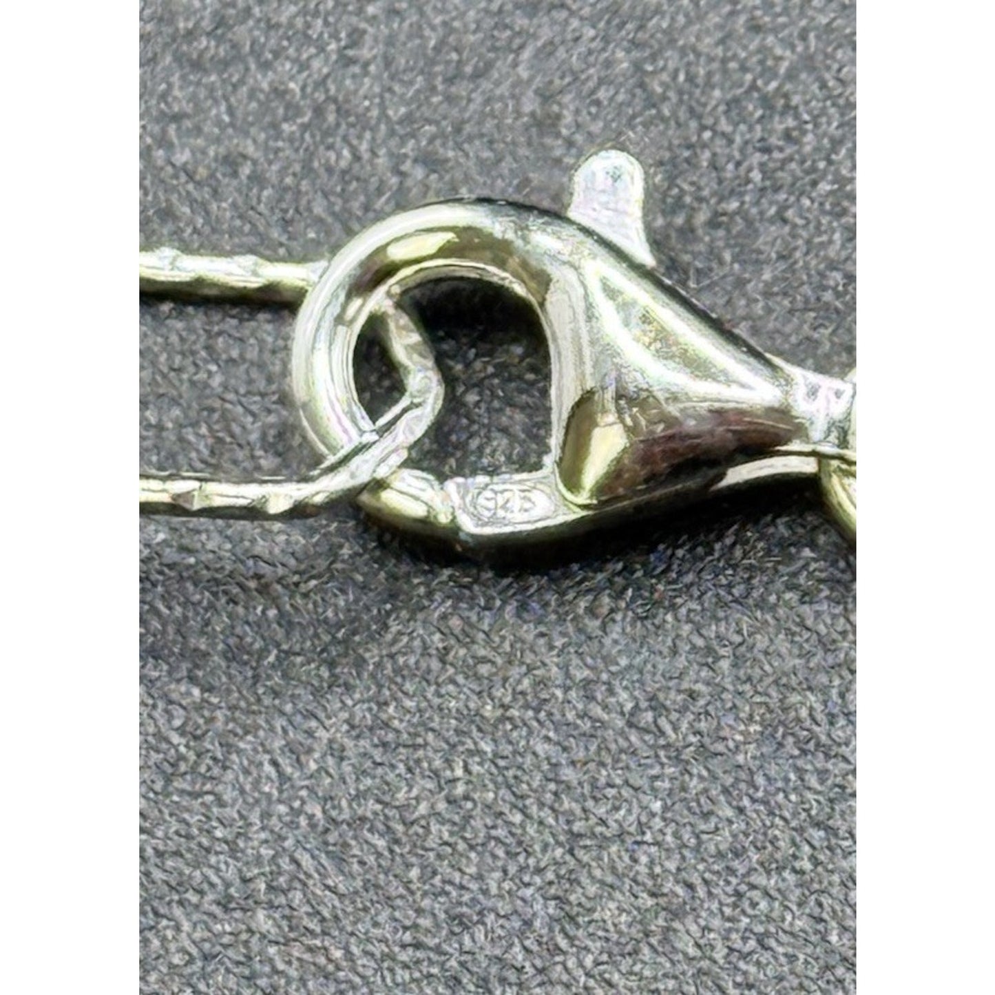 New Condition 22” Sterling Silver Staple Circles Necklace 925