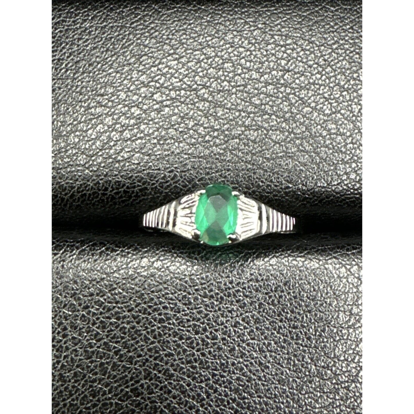 New Condition Sterling Silver Lab Created Emerald Dainty Ring 925 Size 7