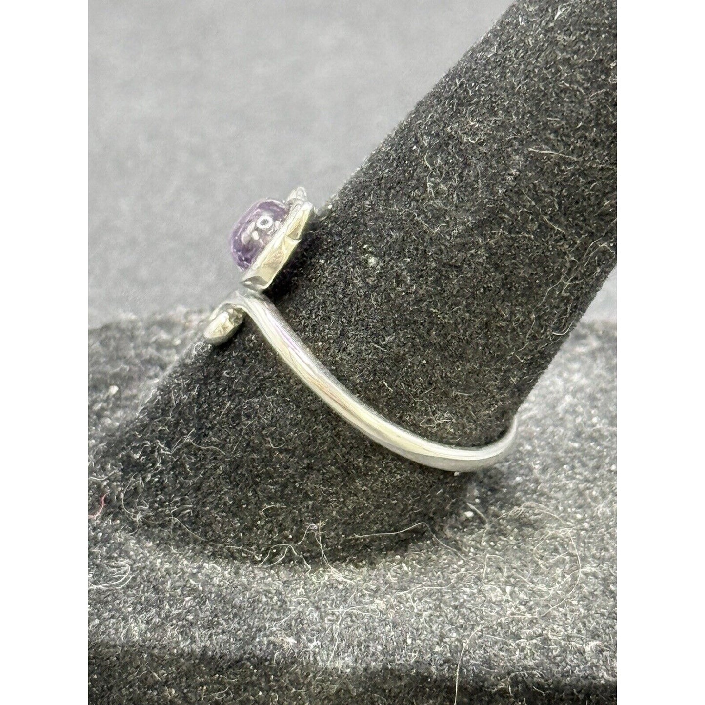 New Condition Sterling Silver Genuine Amethyst Cat Ring Size 7.00