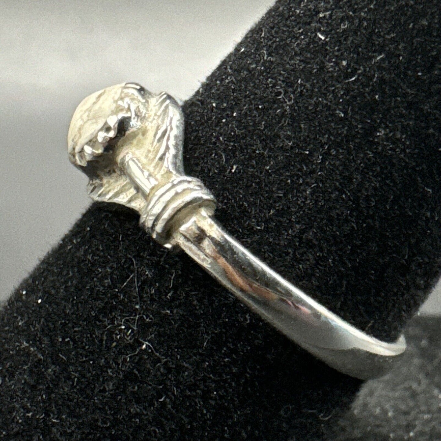 New Condition White Buffalo Sterling Silver Feather Ring 925 Size 7