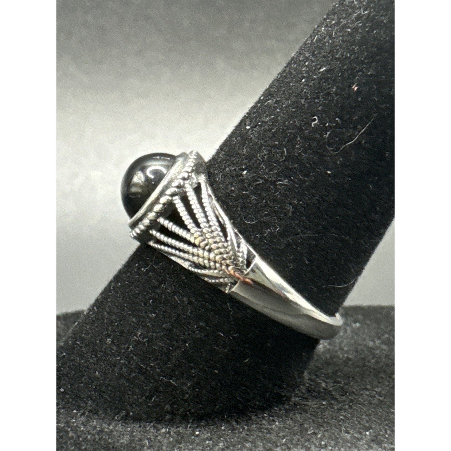 New Condition Sterling Silver Side Cabachon Onyx Ring 925 Size 7