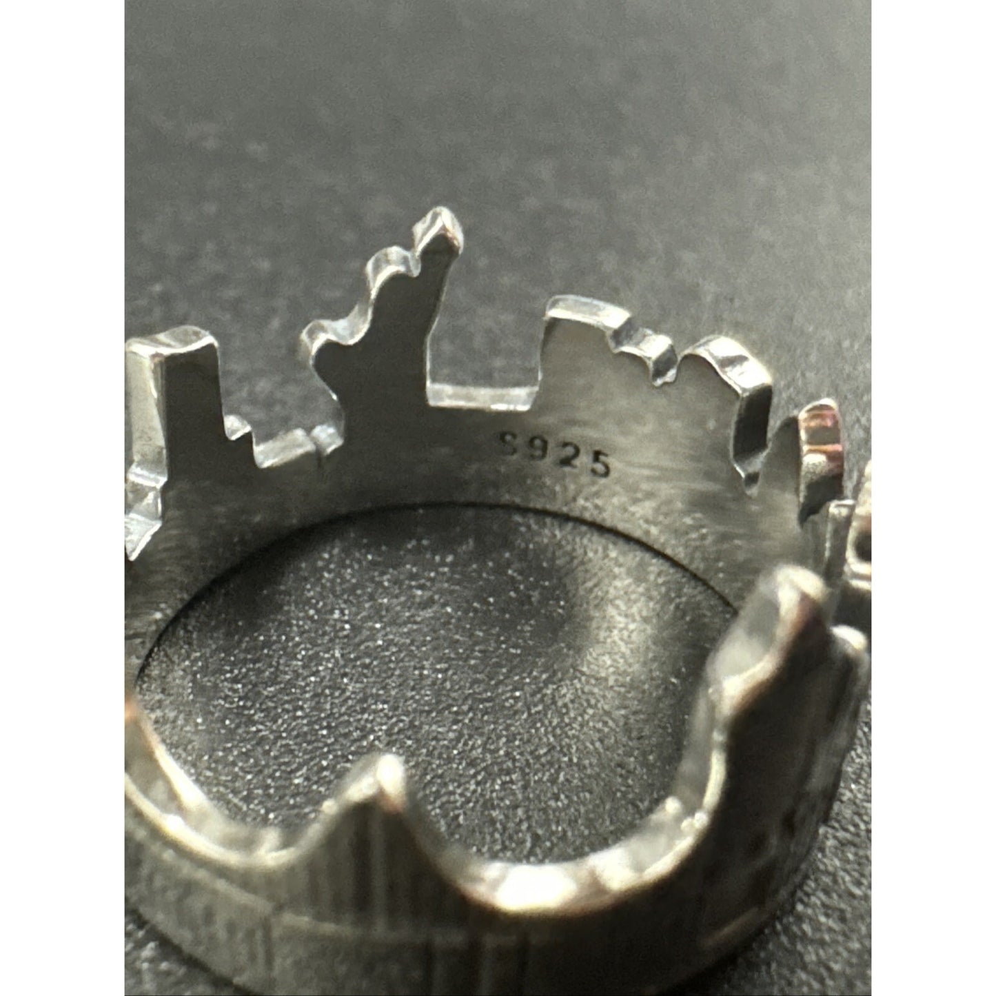 New Condition Sterling Silver New York Skyline Ring 925 Size 7.00