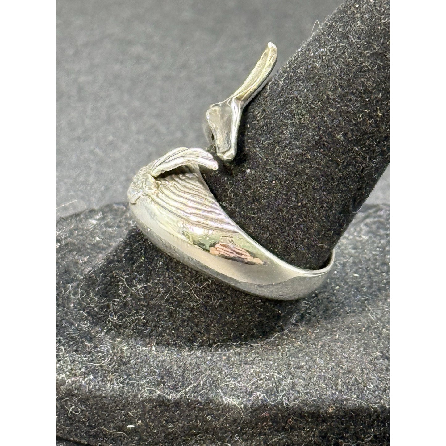 New Condition Sterling Silver Whale Ring Size 7.00 Adjustable