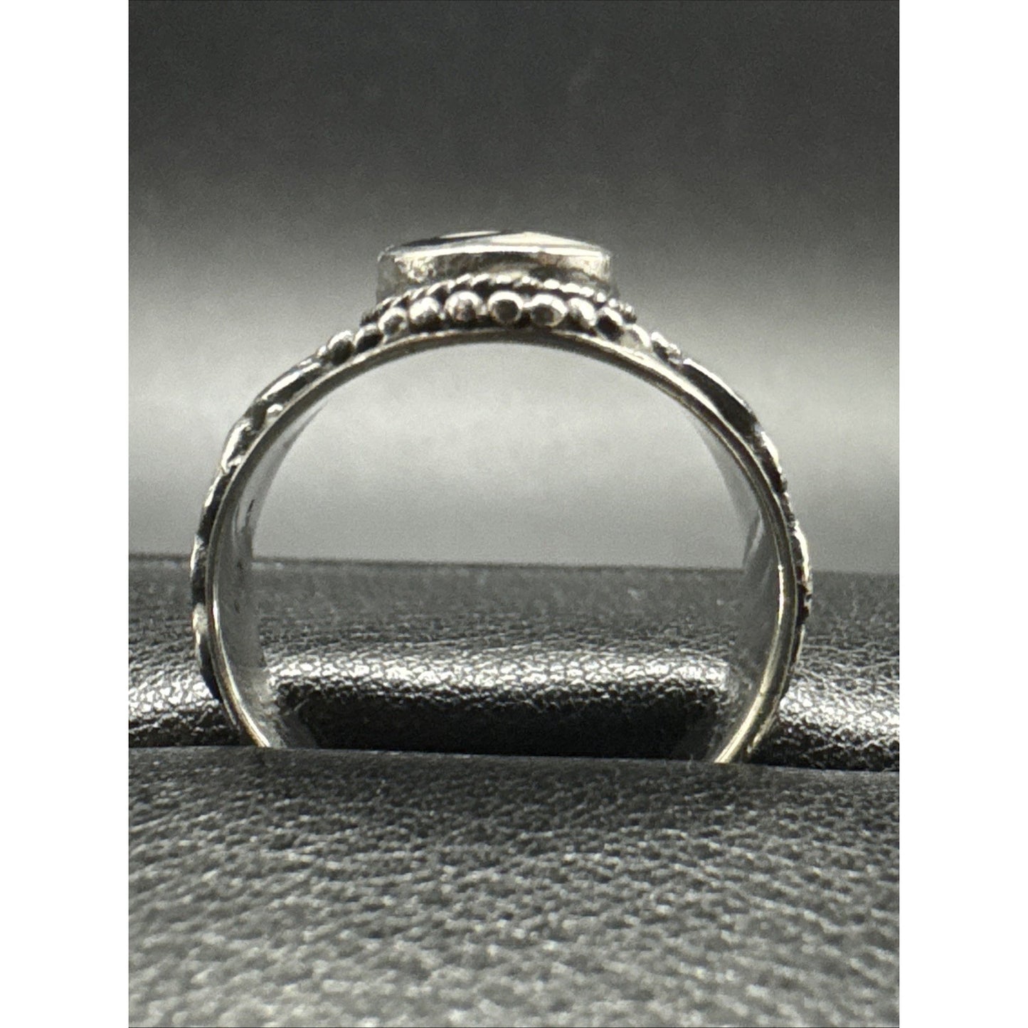 New Condition Sterling Silver Ying Yang Dragon Shank Ring 925 Size 10