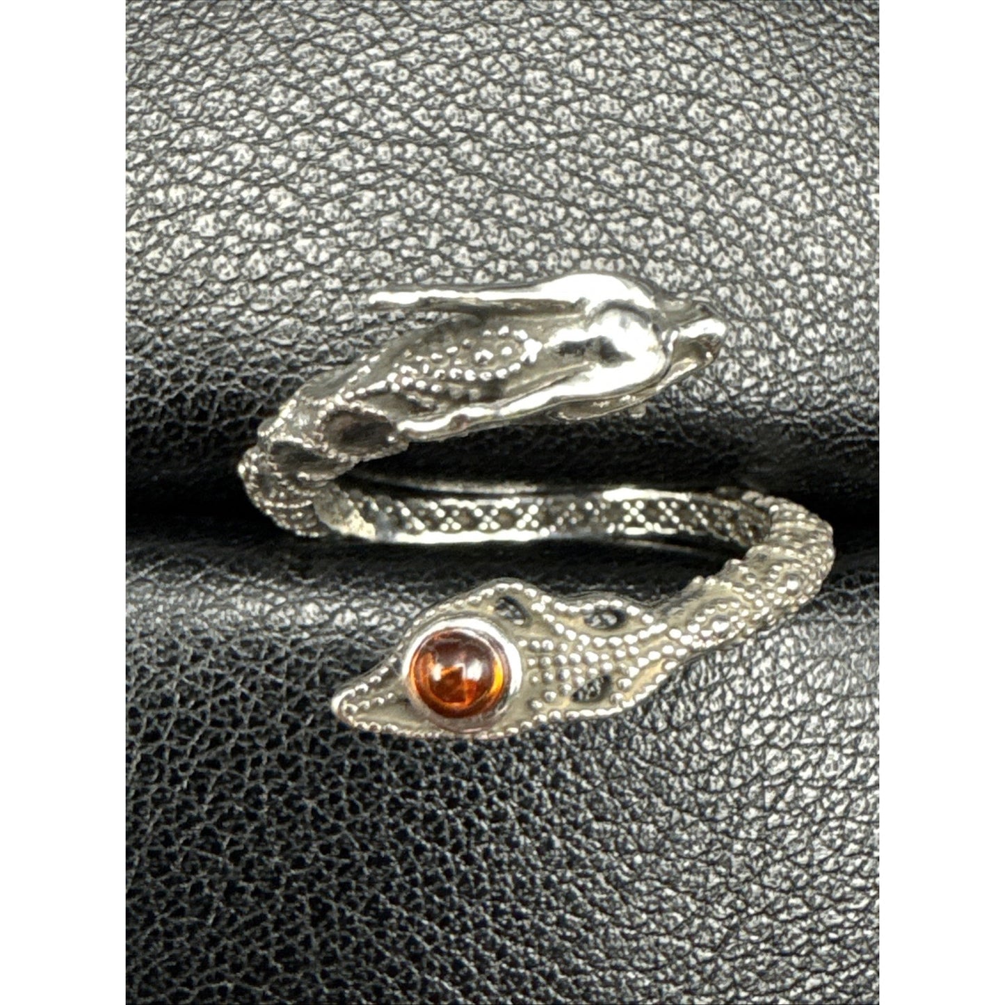 New Condition Sterling Silver Bypass Dragon Ring Size 8 Glass
