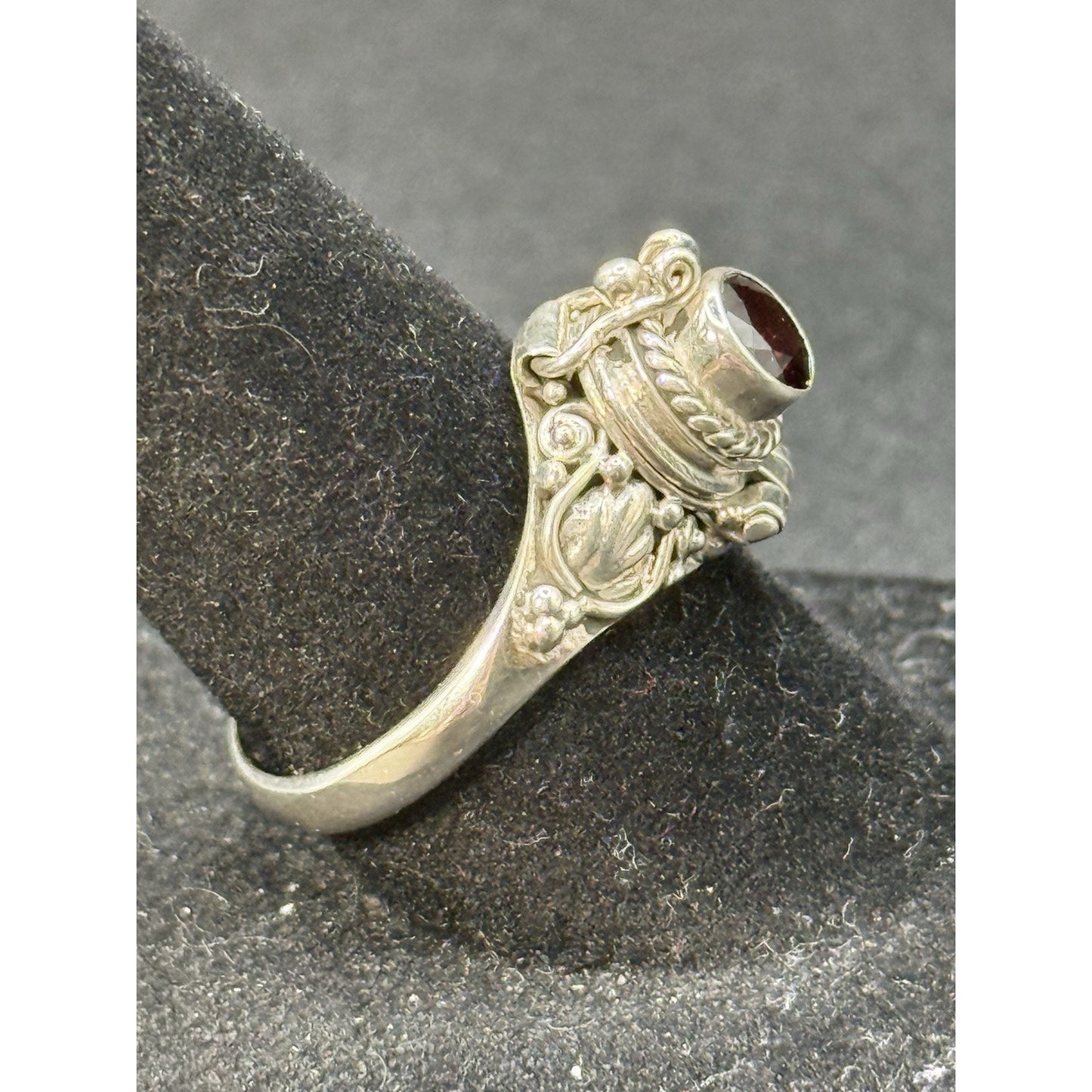New Condition Sterling Silver Garnet Poison Ring Size 7.00