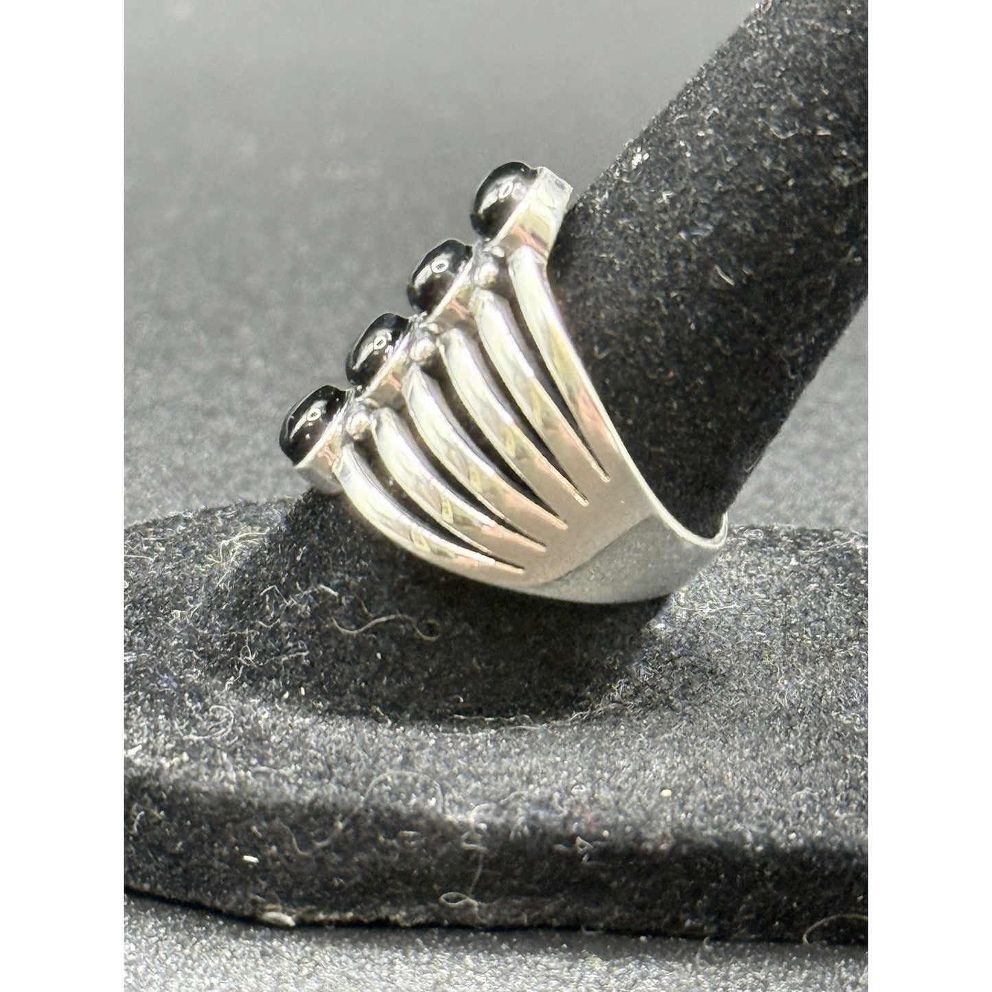 New Condition Sterling Silver 4-Stone Onyx Ring Size 6.75