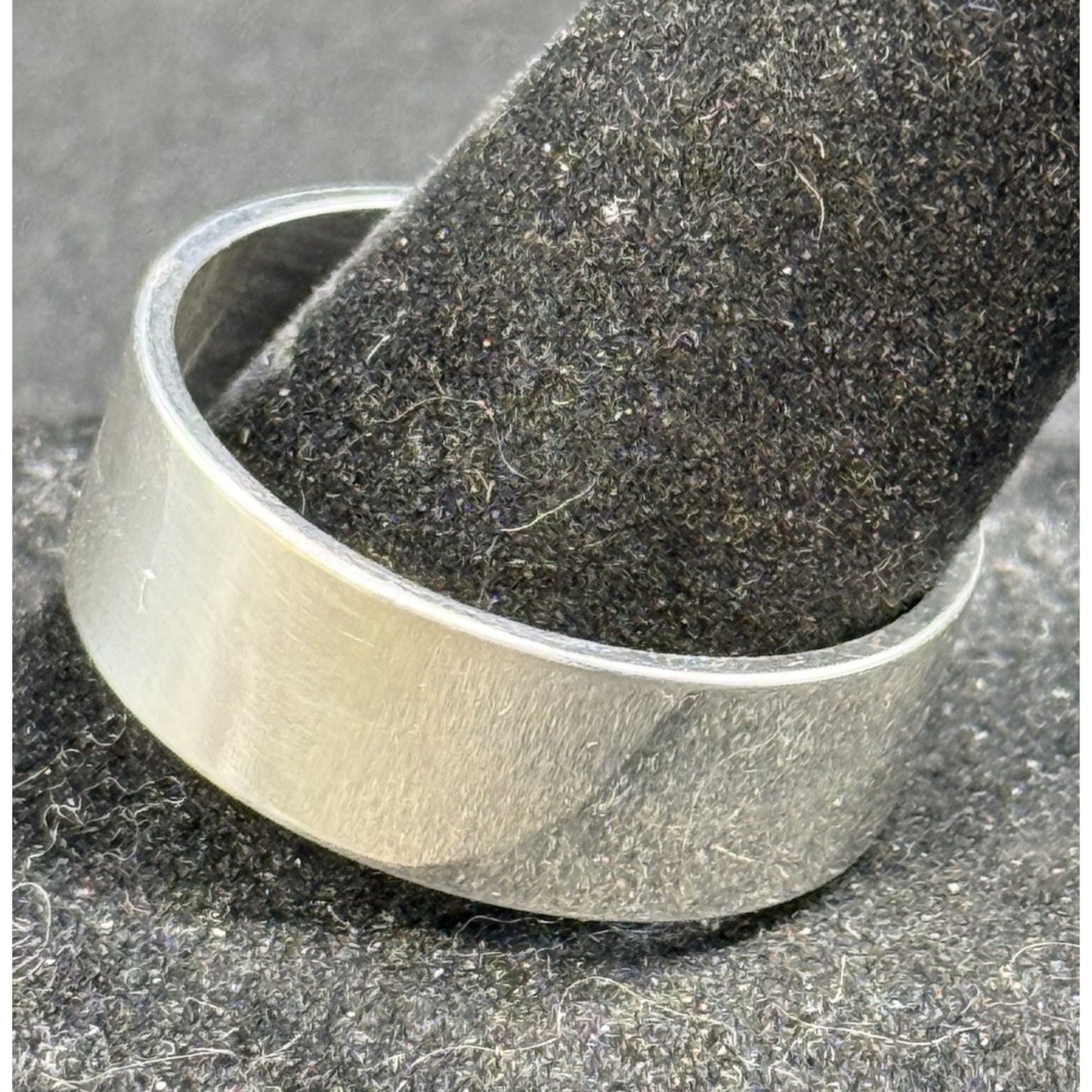 Excellent Used Condition Sterling Silver Cigar Band Ring Size 11.50 P5