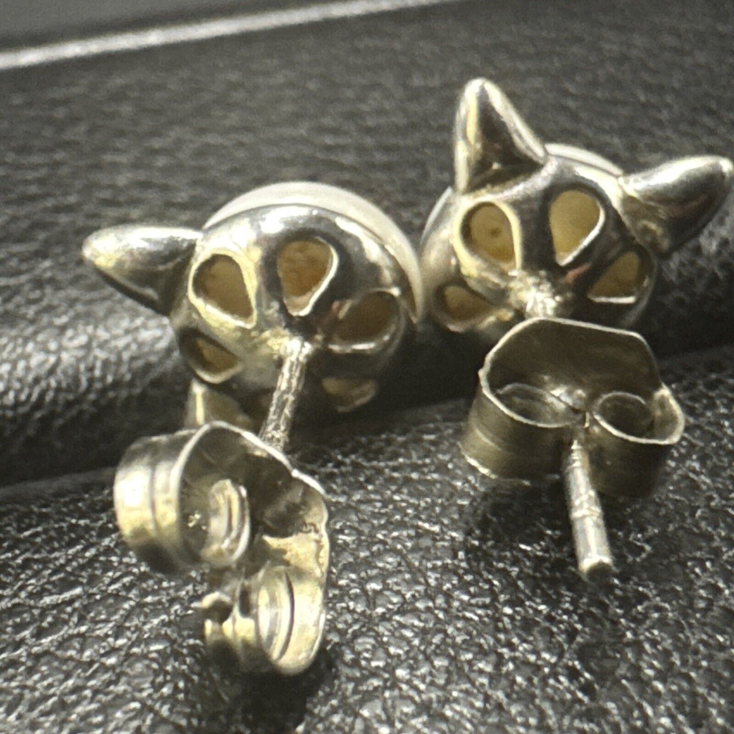 Sterling Silver Faux Pearl Kitty Cat Earrings 925 K30