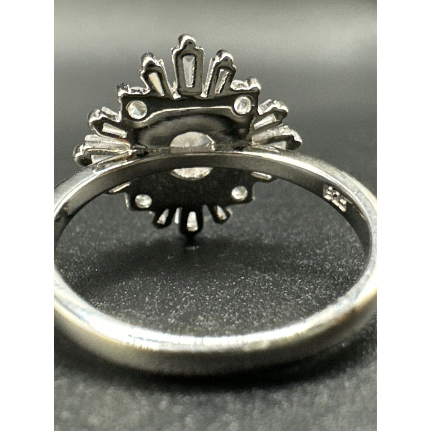 New Condition Sterling Silver Tapered Baguette CZ Starburst Ring 925 Size 7