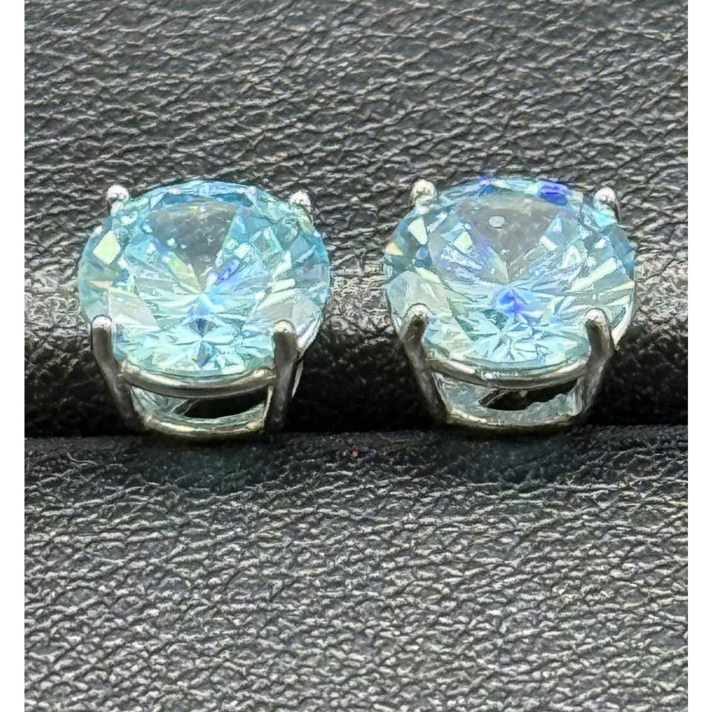 EUC Blue Cubic Zirconia Sterling Silver 4 ctw Stud Earrings 925 P10