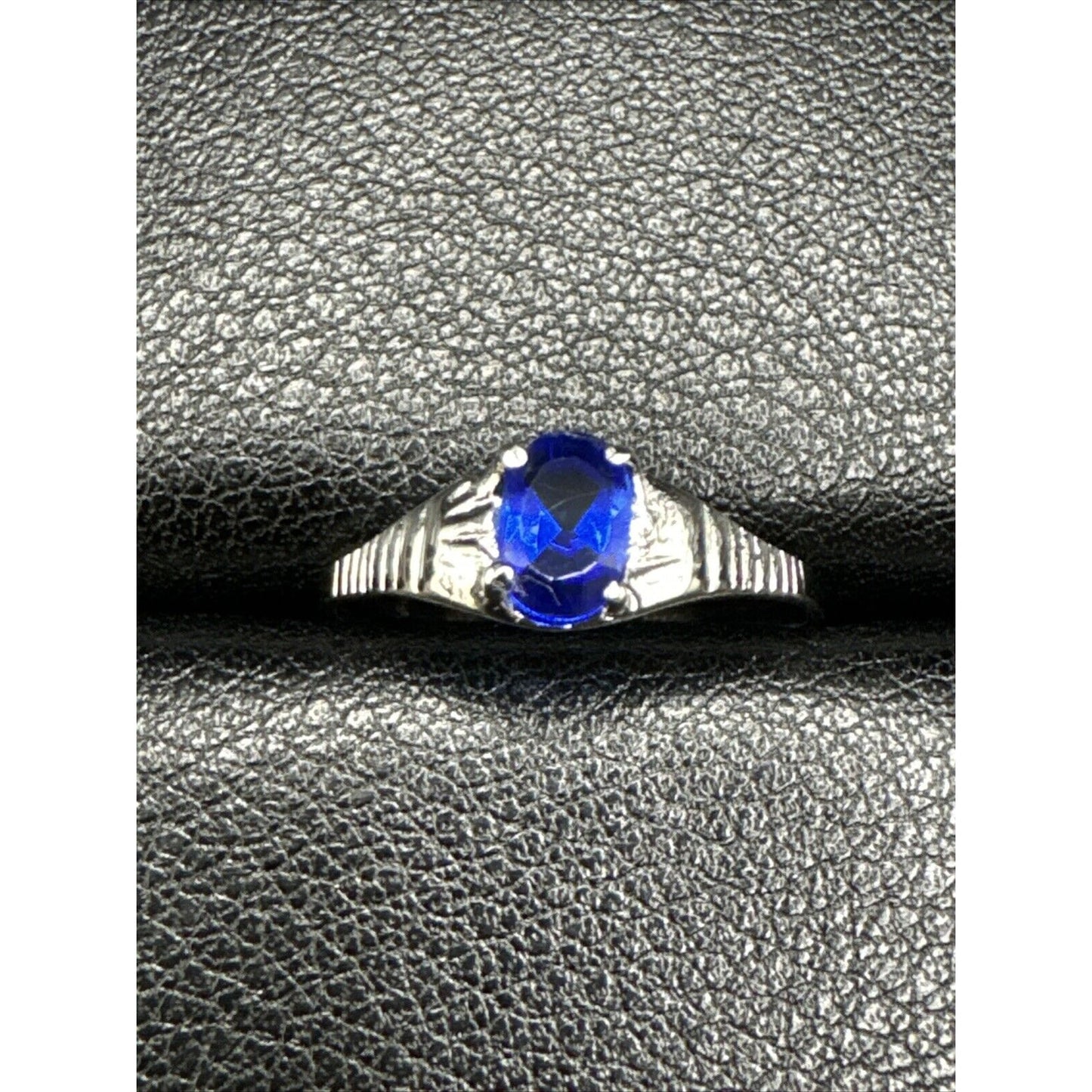 New Condition Sterling Silver Lab Created Sapphire Dainty Ring 925 Size 7