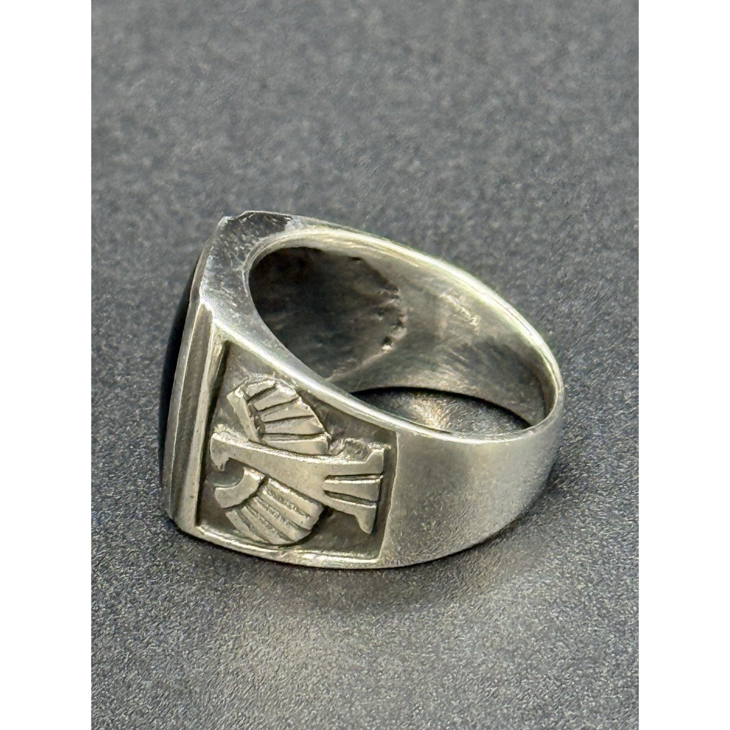 New Condition Sterling Silver Onyx Aztec Eagle Design Signet Size 9.00