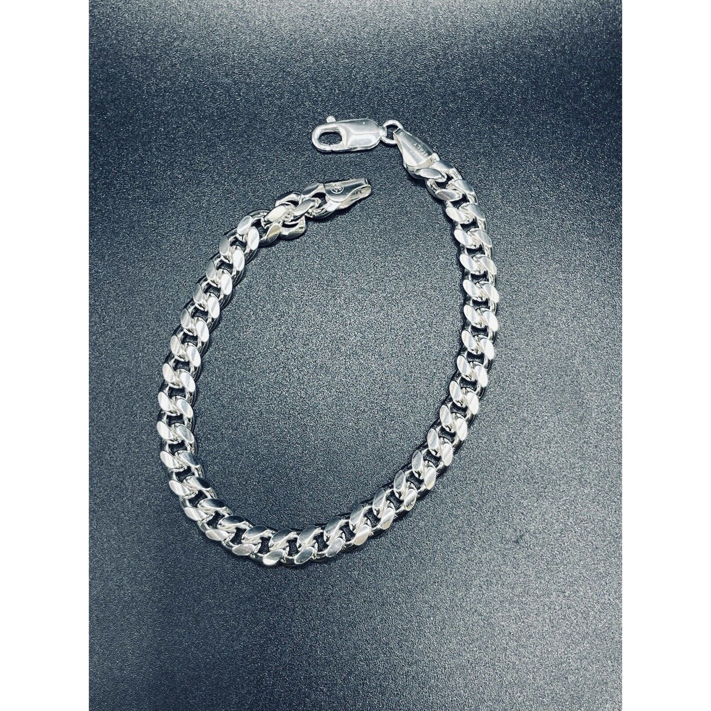 8” New Condition Sterling Silver Curb Link Gents Bracelet 22 Grams 6MM L18