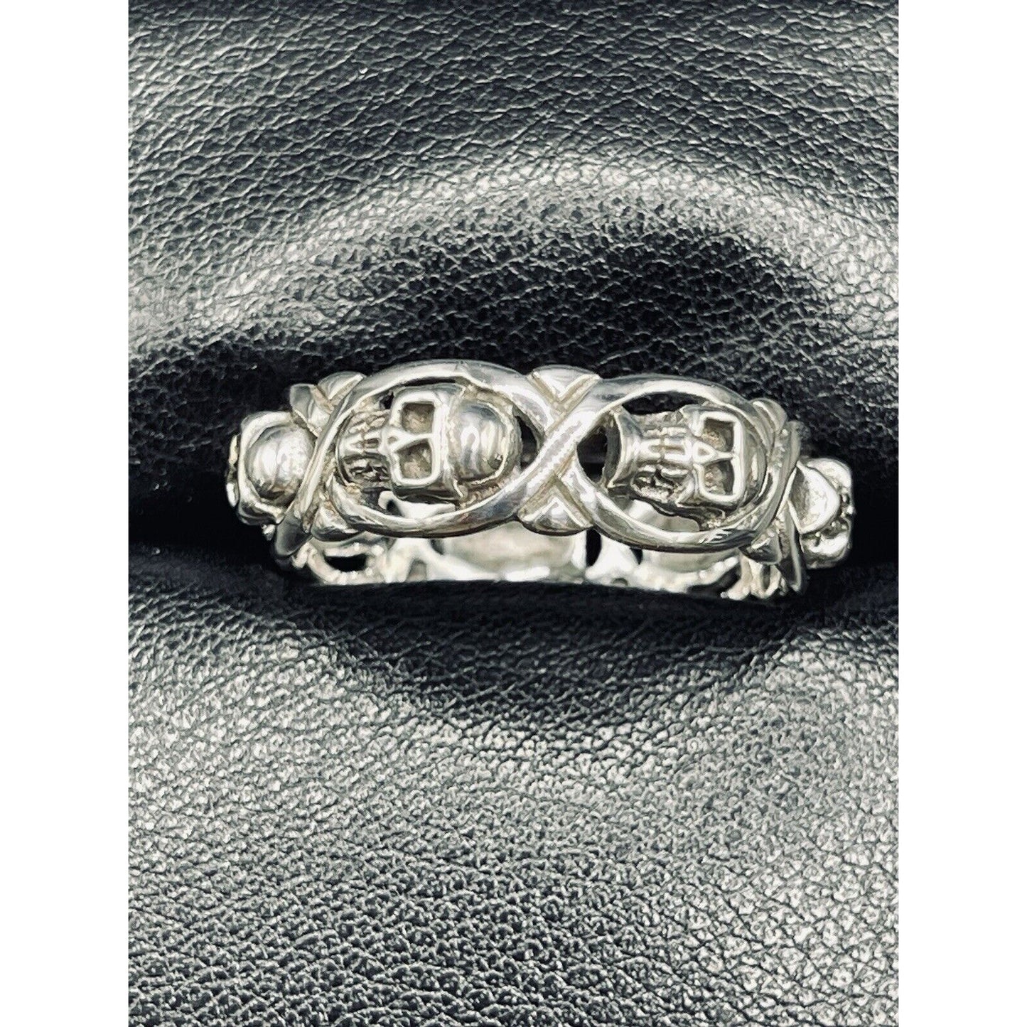New Condition Sterling Silver Skull Band Ring Size 13.00