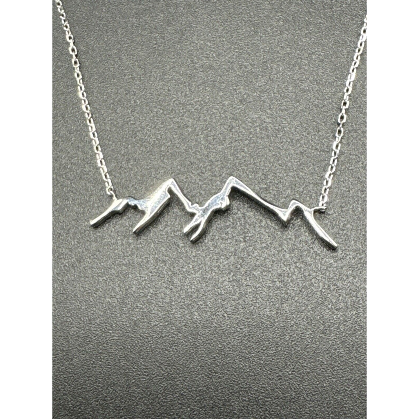 18” New Condition Sterling Silver Mountain Range Necklace 925