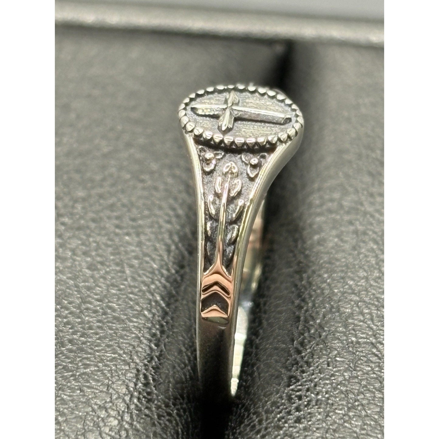 New Condition Sterling Silver Cross Tree Ring Size 7