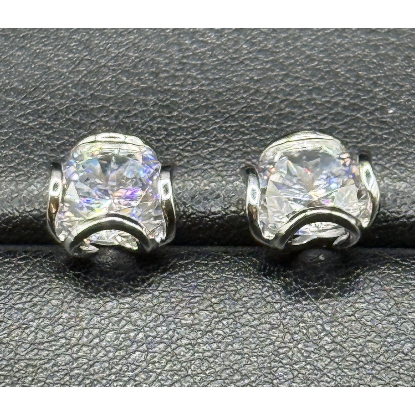 Excellent Used Condition Sterling Silver 4ctw Cubic Zirconia Stud Earrings N19
