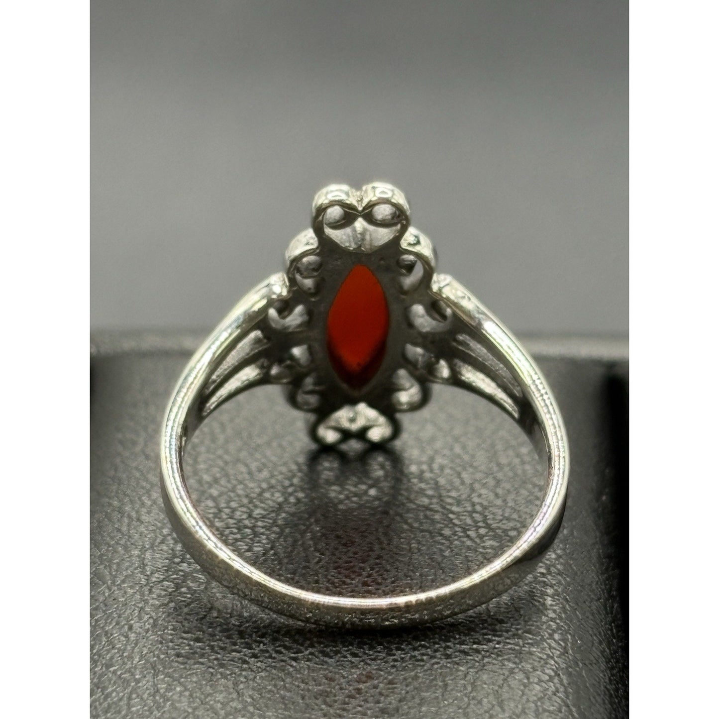New Condition Sterling Silver Red Carnelian Scroll Ring Size 7