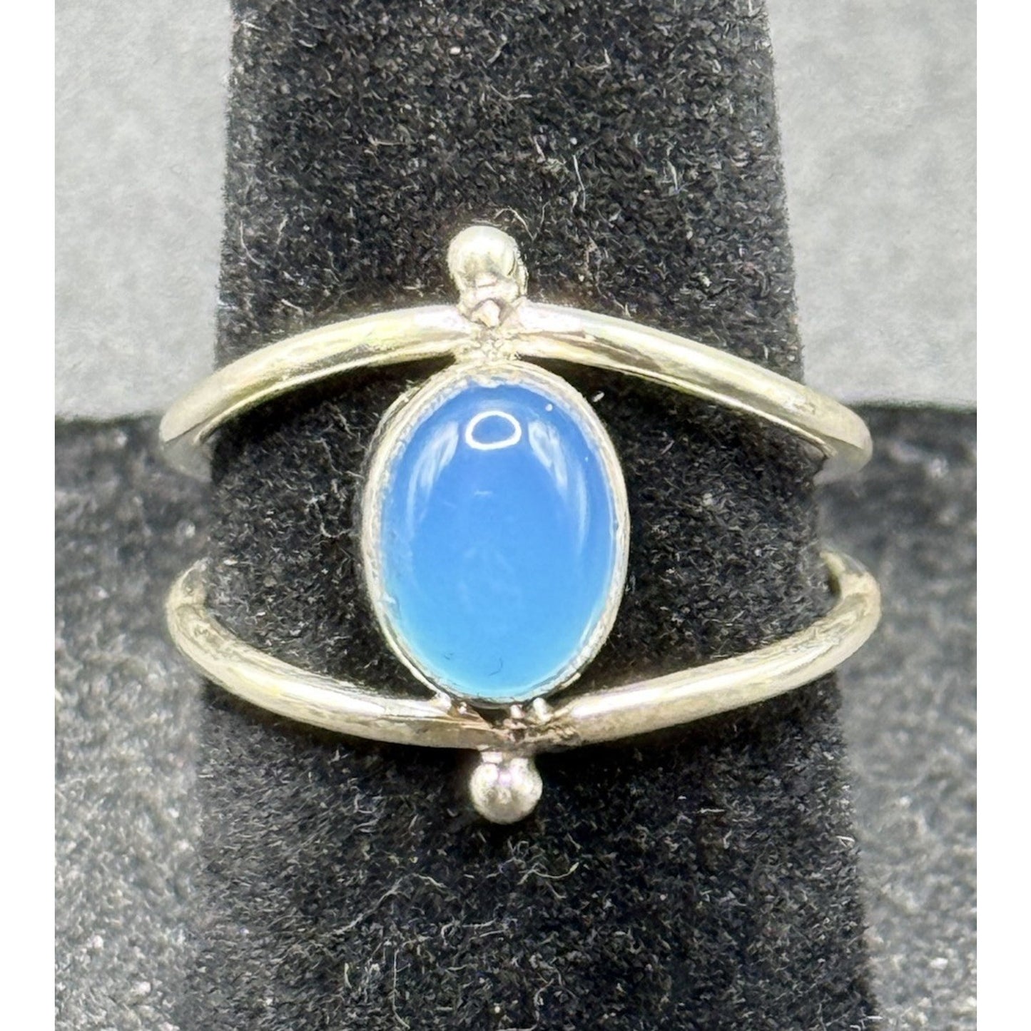 Excellent Used Condition Sterling Silver Genuine Blue Chalcedony Ring Size 6 P19